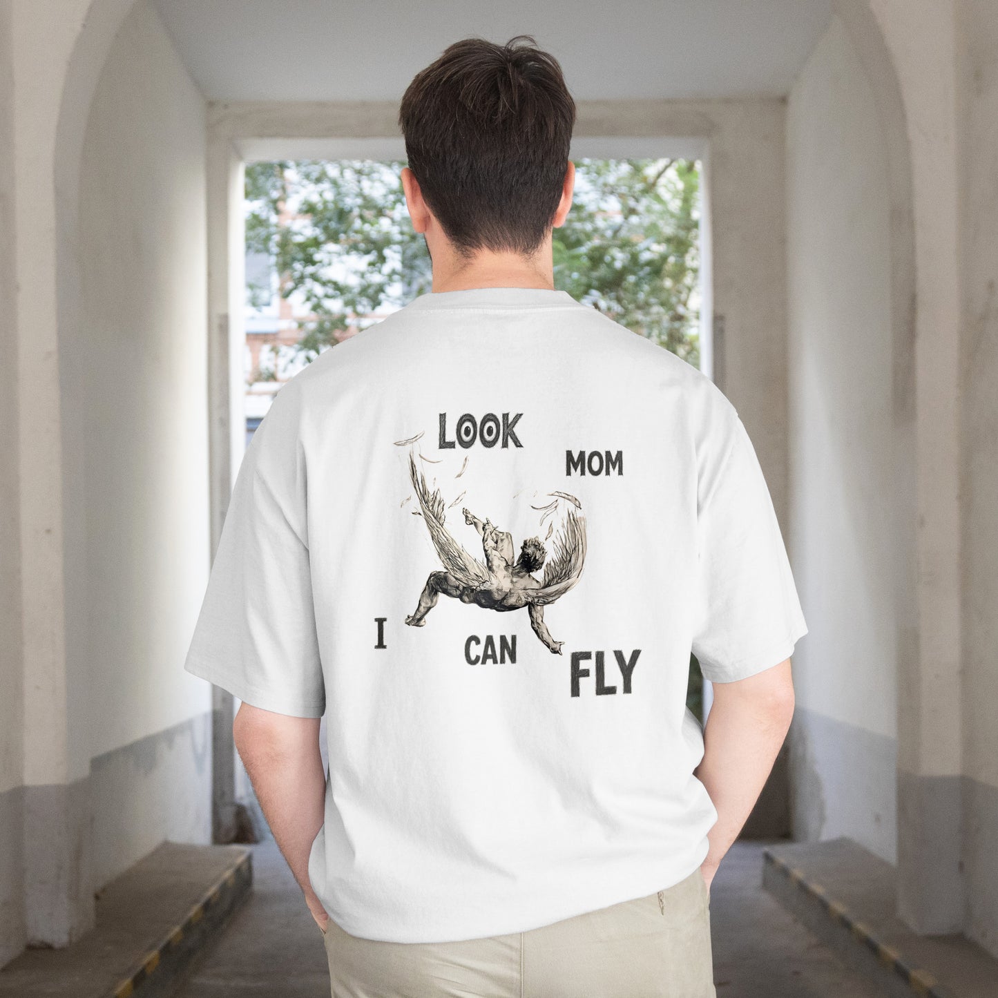 Mom I can fly Tee - White Oversized