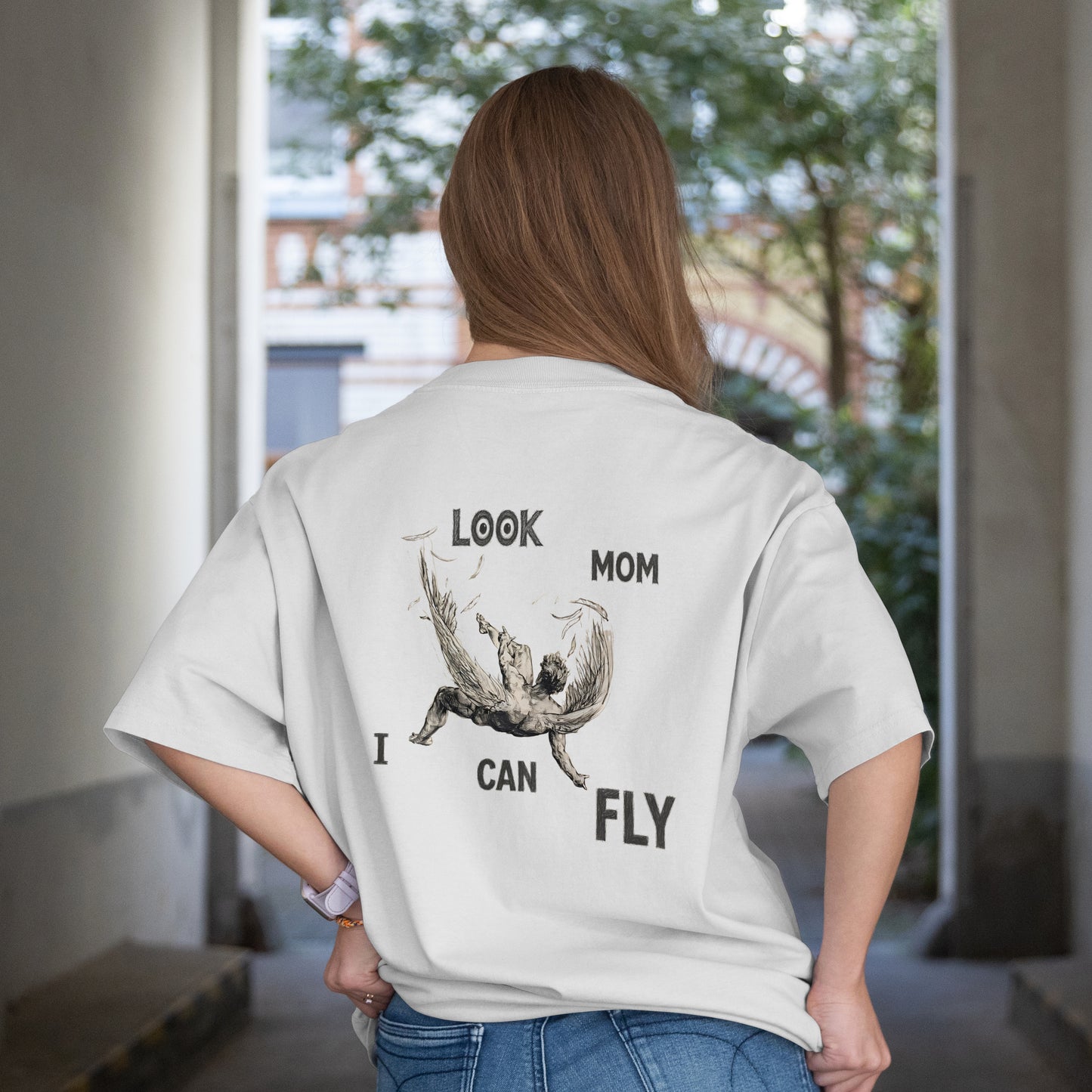 Mom I can fly Tee - White Oversized